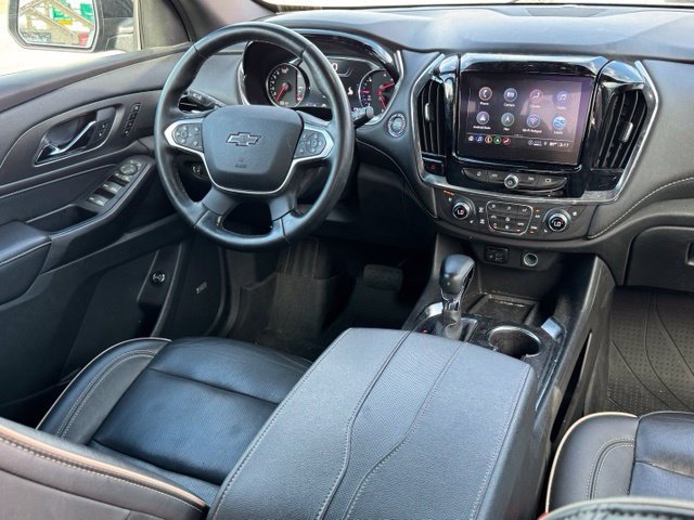 Used 2023 Chevrolet Traverse Premier w/ Redline Edition AWD/4WD image 17