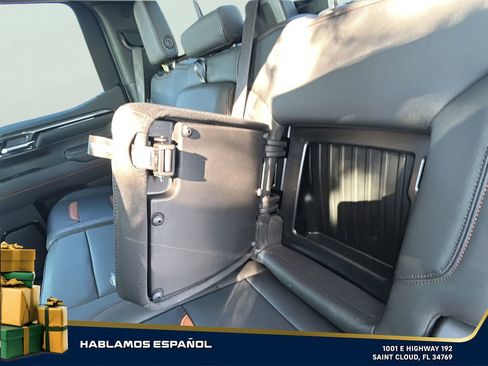 Used 2025 GMC Sierra 1500 AT4 w/ AT4 Premium Package image 28