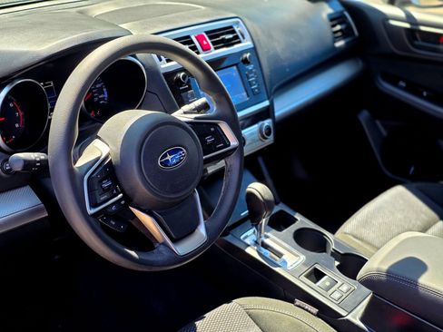 Used 2018 Subaru Outback 2.5i AWD/4WD image 11