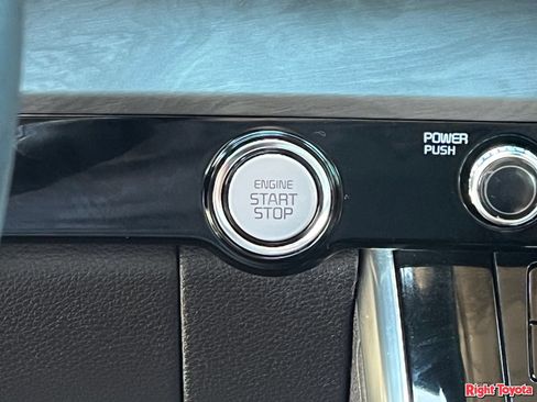 Used 2022 Kia Carnival SX FWD image 25
