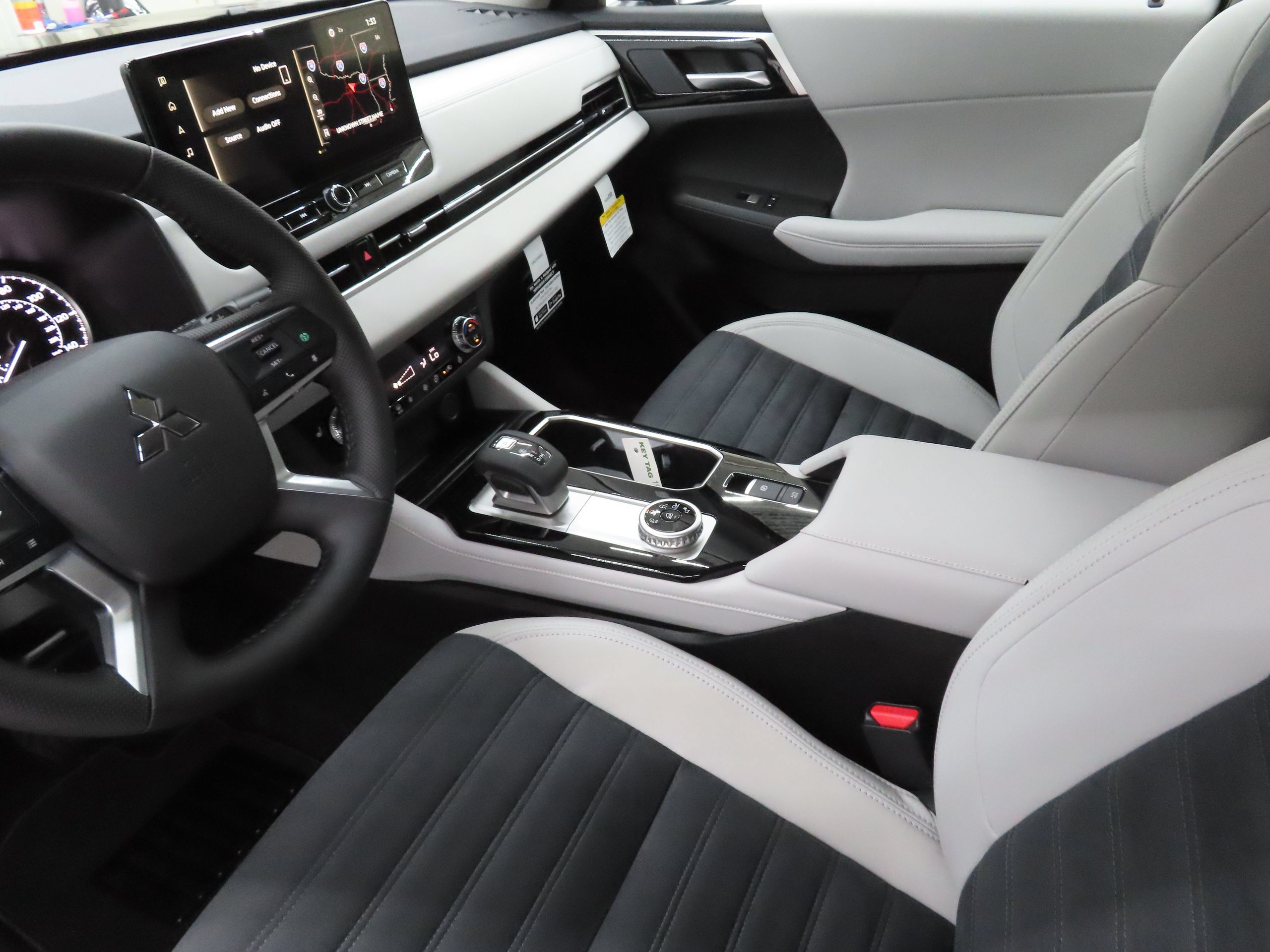 New 2026 Mitsubishi Outlander SE FWD image 20