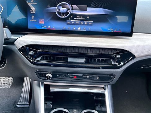 Used 2025 BMW 330i Sedan RWD image 33