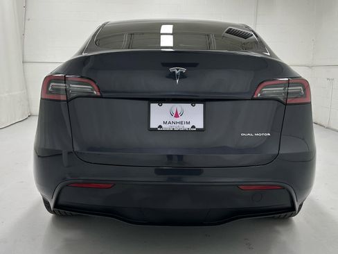 Used 2024 Tesla Model Y Long Range image 7