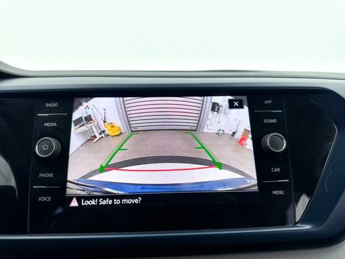 Used 2023 Volkswagen Taos SE image 8