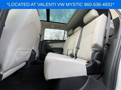 Used 2020 Volkswagen Tiguan SE w/ Panoramic Sunroof Package image 11