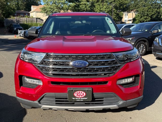 Used 2022 Ford Explorer XLT w/ Equipment Group 202A AWD/4WD image 3