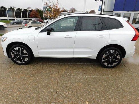 New 2026 Volvo XC60 T8 Plus w/ Climate Package AWD/4WD image 11