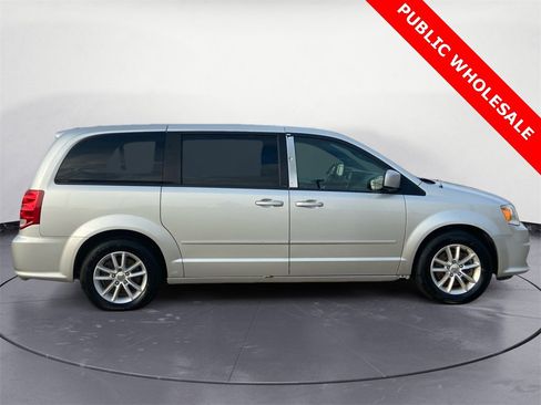 Used 2012 Dodge Grand Caravan R/T image 6