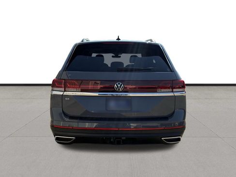 Used 2025 Volkswagen Atlas SE FWD image 6