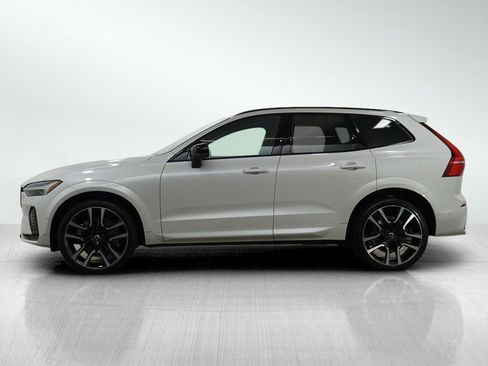 Used 2023 Volvo XC60 B6 Ultimate w/ Climate Package image 2