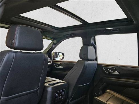 Used 2022 Chevrolet Tahoe RST w/ Luxury Package AWD/4WD image 19