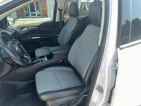 Used 2019 Ford Escape SE w/ SE Sport Appearance Package AWD/4WD image 10