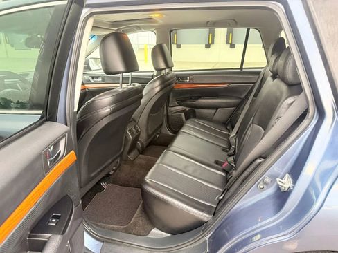 Used 2013 Subaru Outback 3.6R Limited w/ Moonroof Pkg AWD/4WD image 10