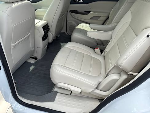Used 2020 GMC Acadia Denali w/ Technology Package FWD image 20