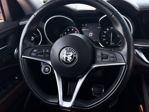 Used 2019 Alfa Romeo Stelvio Ti Lusso w/ Quick Order Package 22X Lusso AWD/4WD image 16