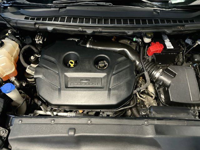 Used 2017 Ford Edge SEL w/ Equipment Group 201A AWD/4WD image 32