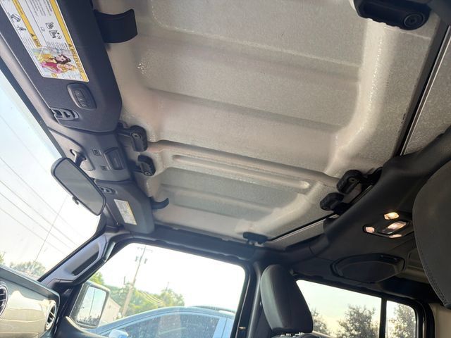Used 2020 Jeep Wrangler Unlimited Sahara AWD/4WD image 22