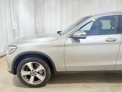 Used 2019 Mercedes-Benz GLC 300 4MATIC image 4