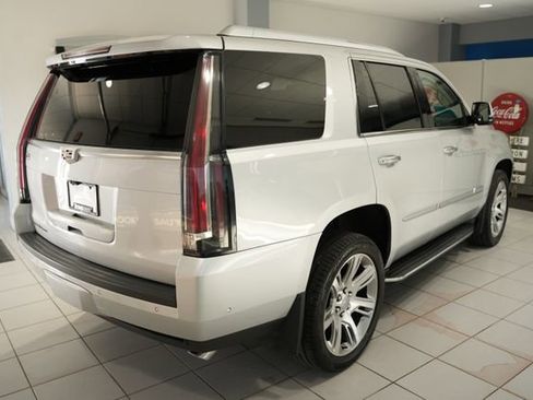 Used 2019 Cadillac Escalade Premium Luxury AWD/4WD image 9
