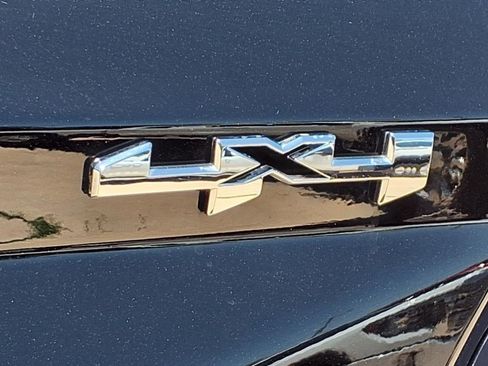 New 2025 GMC Canyon Elevation w/ Convenience Package image 23