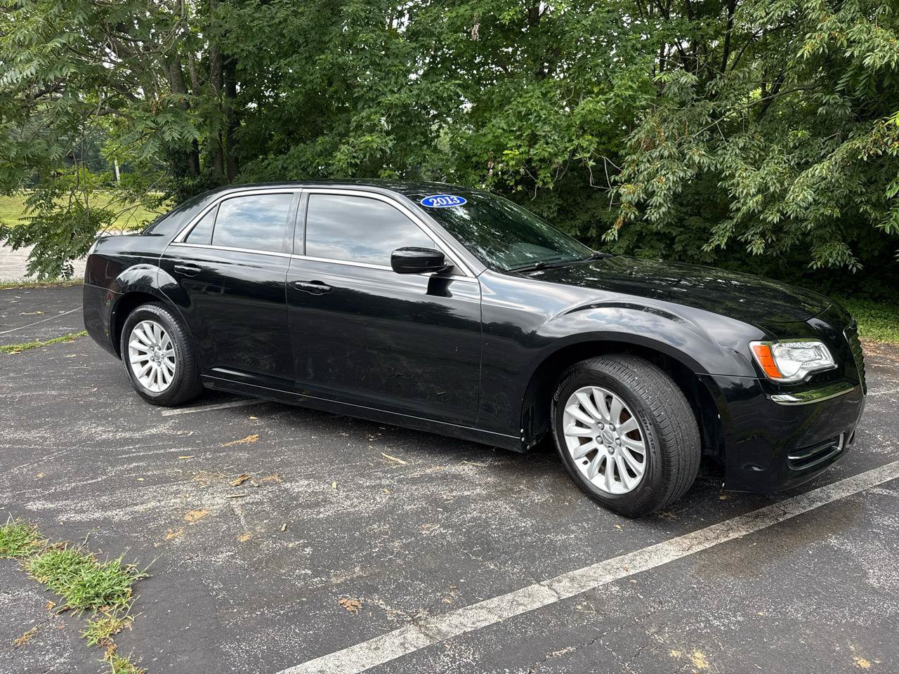 Used 2013 Chrysler 300 RWD image 1