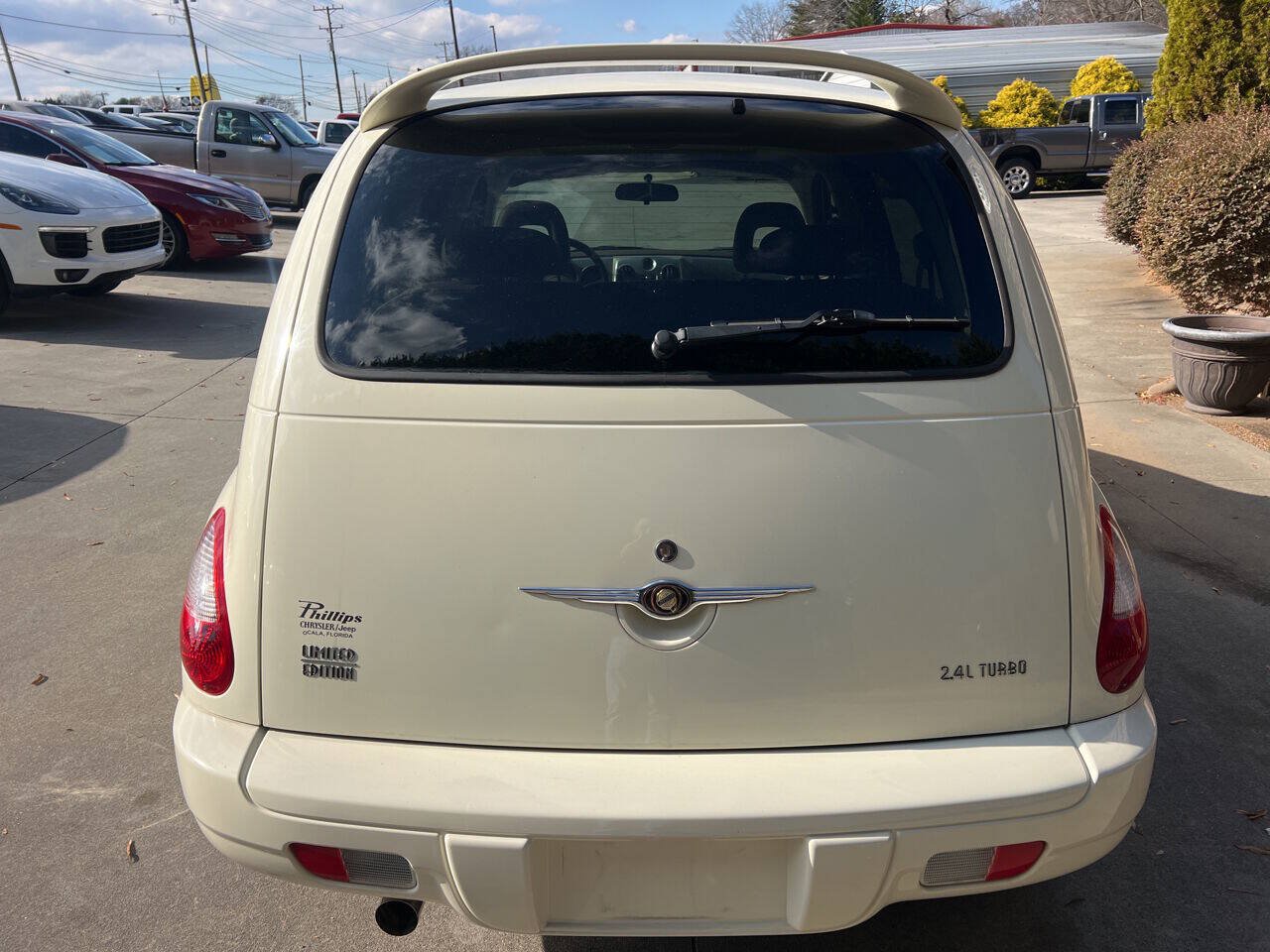 Used 2006 Chrysler PT Cruiser Limited FWD image 4