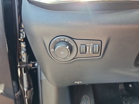 Used 2023 Jeep Compass Limited w/ Sun and Sound Group AWD/4WD image 31