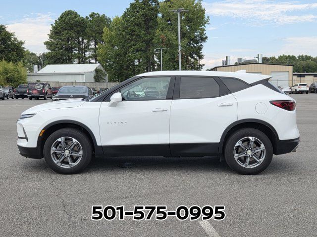 Used 2024 Chevrolet Blazer LT FWD image 2