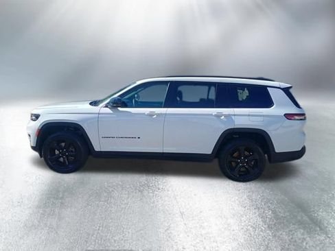 Used 2023 Jeep Grand Cherokee L Laredo AWD/4WD image 2