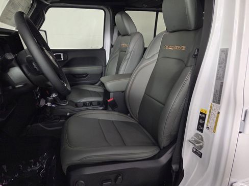 New 2026 Jeep Gladiator Mojave AWD/4WD image 10