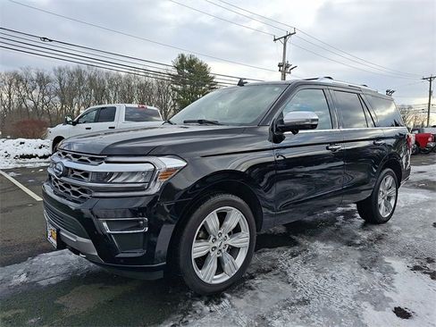 Used 2023 Ford Expedition Platinum image 2