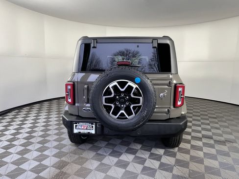 New 2025 Ford Bronco Outer Banks image 4