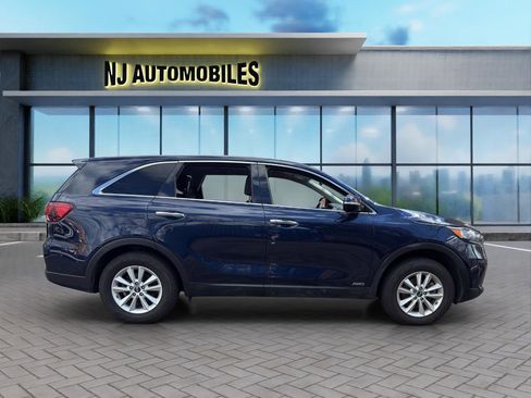 Used 2020 Kia Sorento LX image 8