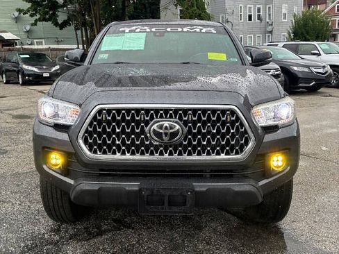 Used 2019 Toyota Tacoma TRD Off-Road AWD/4WD image 6