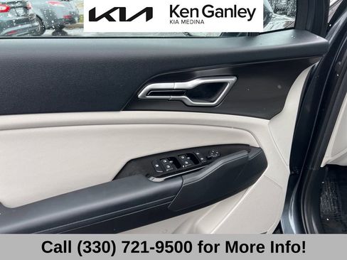 Used 2025 Kia Sportage EX image 27