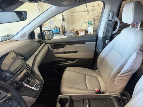 Used 2018 Honda Odyssey EX-L image 32