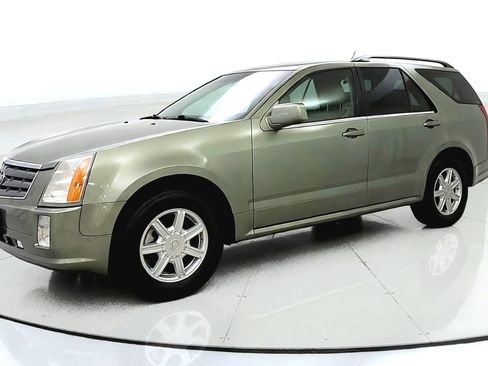 Used 2004 Cadillac SRX w/ Preferred Equipment Group AWD/4WD image 3