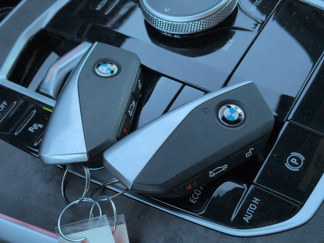 Used 2025 BMW X5 sDrive40i w/ M Sport Package RWD image 30