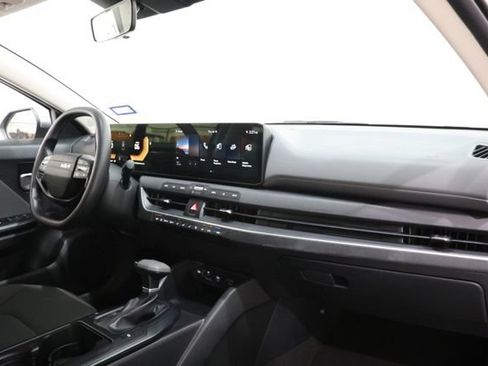 Used 2025 Kia K4 FWD image 16