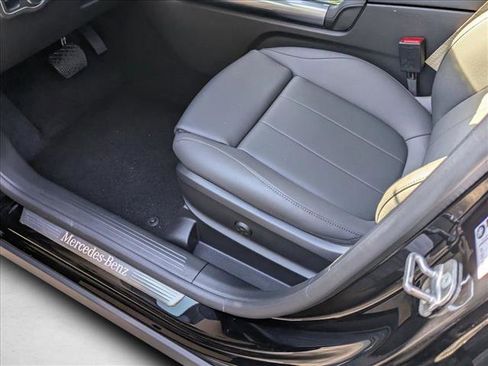 Used 2025 Mercedes-Benz GLA 250 image 4