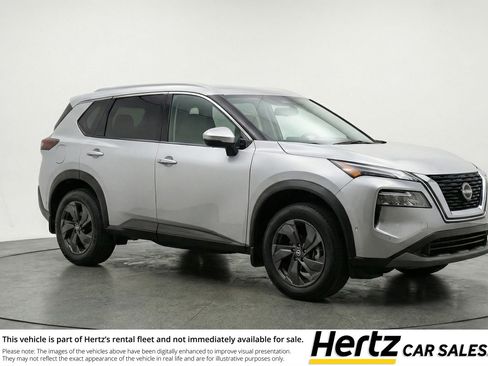 Used 2025 Nissan Rogue SV image 1