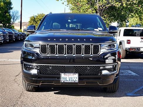 Used 2023 Jeep Wagoneer 2WD image 5