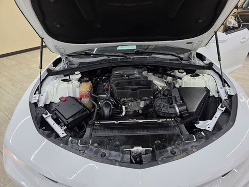 Used 2017 Chevrolet Camaro LT RWD image 39