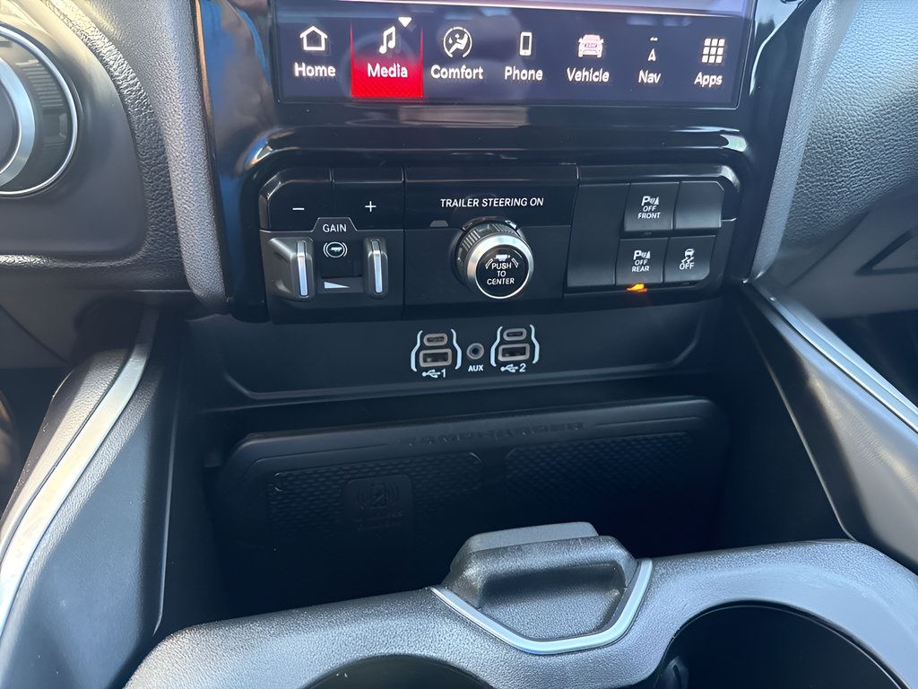 Used 2025 RAM 1500 Big Horn AWD/4WD image 23