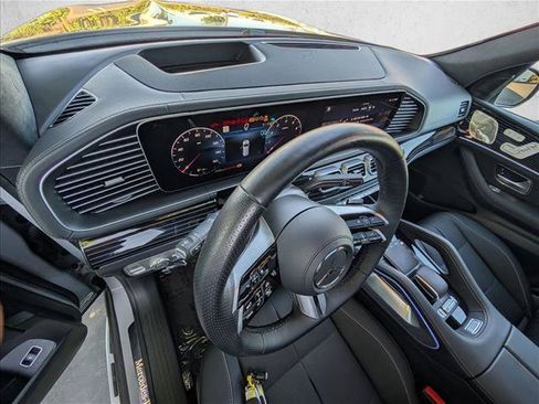 Used 2025 Mercedes-Benz GLS 580 4MATIC image 14