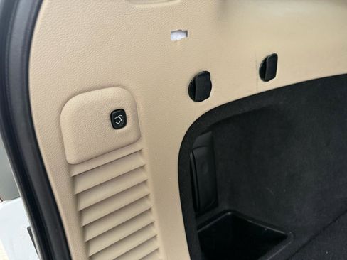 Used 2017 Jeep Grand Cherokee Limited w/ Trailer Tow Group IV image 9