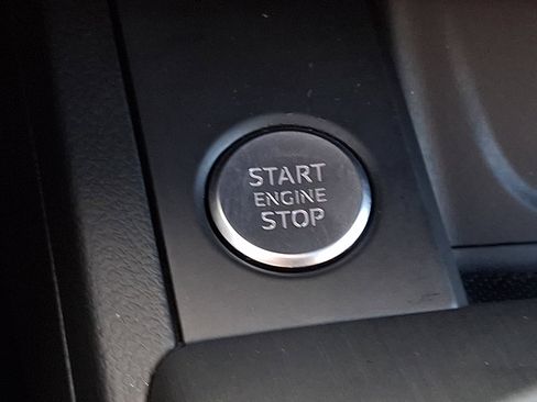 Used 2018 Audi A4 2.0T Premium Plus w/ Premium Plus Package image 27