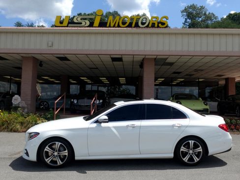 Used 2017 Mercedes-Benz E 300 4MATIC image 4