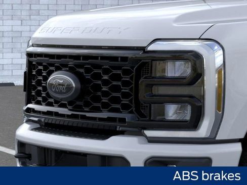 New 2026 Ford F250 Lariat w/ Black Appearance Package image 22