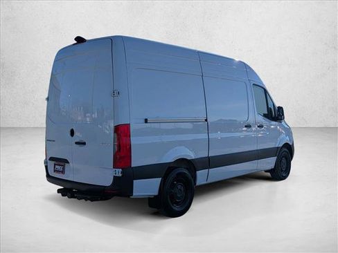 Used 2025 Mercedes-Benz Sprinter 2500 image 5